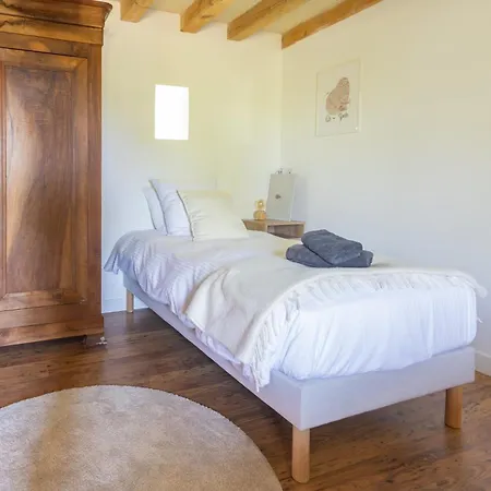 Holiday home Center Parcs A 5min - Ideal Familles & Groupes - 3 Parkings - Piscine - Jardin Clos - Au Calme - Chateaux De La Loire *